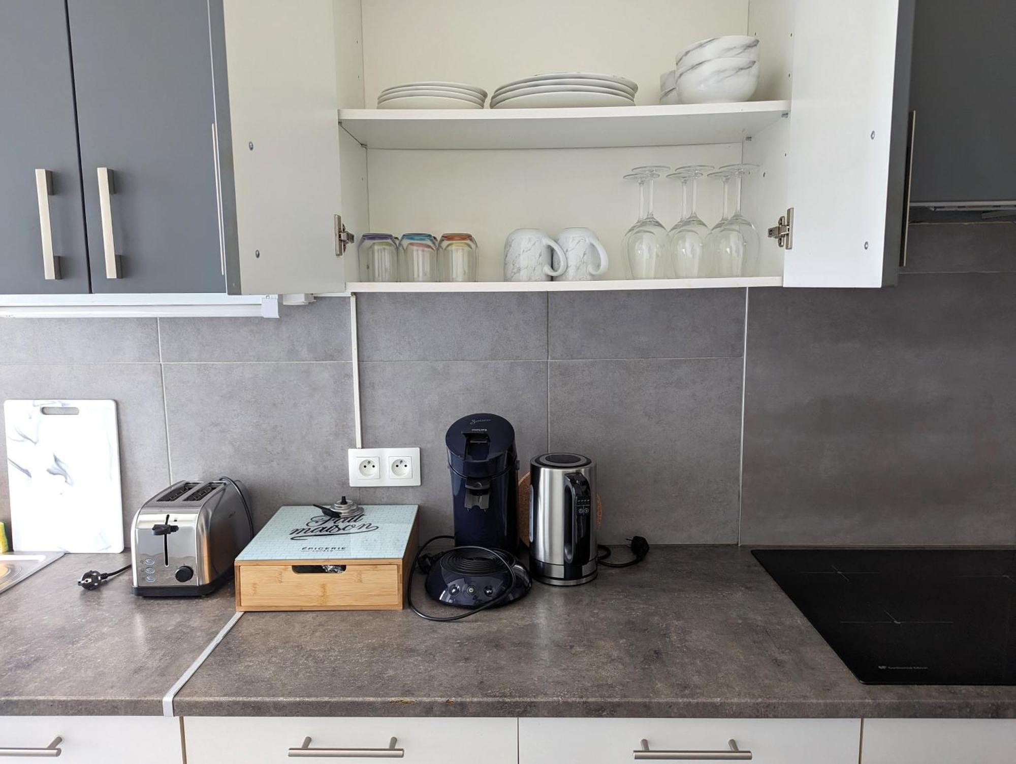 Le Mirage - Appartement 2 Chambres, Salon, Cuisine Equipee, Parking Et Wifi Gratuit Mulhouse Extérieur photo
